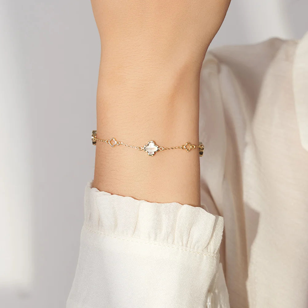 Elegant Clover 925 Sterling Silver Bracelet